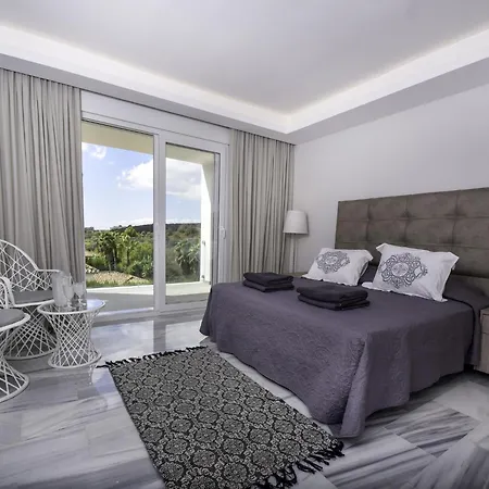 Tranquil Sea View For 8 ماربيا