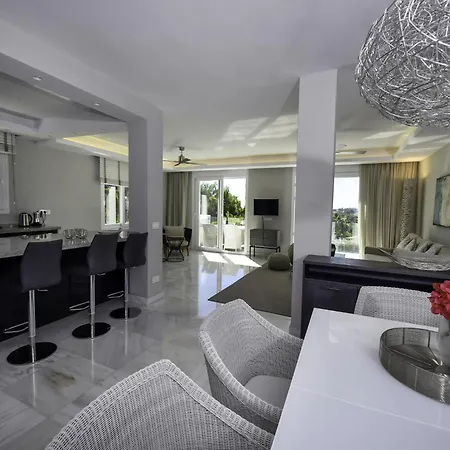 فيلة Tranquil Sea View For 8 *